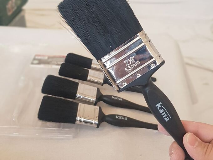 kana_contractor_brushes.jpg